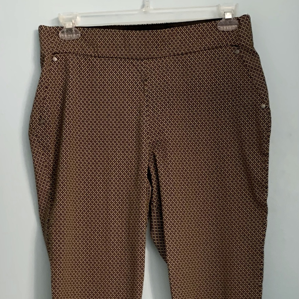 Maurice’s tan with black diamonds design ankle pants Sz L Reg